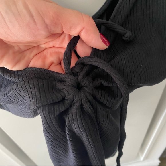 Abercrombie & Fitch | Ribbed Tie-Front Bodysuit | Size M - Picture 5 of 8